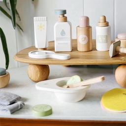 Wooden_Toy_Facial_Spa_Set_Pretend_Play,_Role_Play_Toy_Imaginative_Fun_nunukids-facial-3