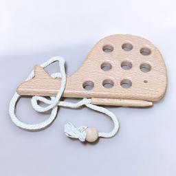 Wooden_threading_animal_toy_wooden-threading-animal-toy-whale