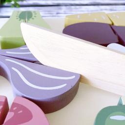 Wooden_Role_Play_Toy_Food_Cutting_Kitchen_Pretend_Play_Set_nunukids-food-cutting-board-4