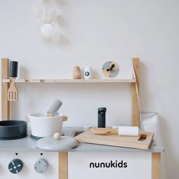 Wooden_kitchen_and_fridge_pretend_play_set._nunukids-kitchen-12