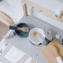Wooden_kitchen_and_fridge_pretend_play_set._nunukids-kitchen-8