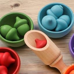 Wooden_acorn_colour_sorting._Tweezer_and_Scoop_included._Fine_Motor_Skill_Development_wooden-acorn-colour-sorting-ga