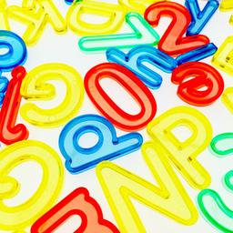 Translucent_see_through_letters_and_numbers._Early_Learning_Toy_translucent-letters-mixed-2