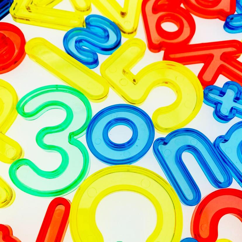 Translucent_see_through_letters_and_numbers._Early_Learning_Toy_translucent-letters-mixed