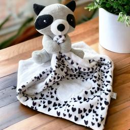 Mothercare_black_and_white_infant_toys_mothercare-raccoon-comforter-4_e085e434-69a9-4384-9b19-39096fa68b4c