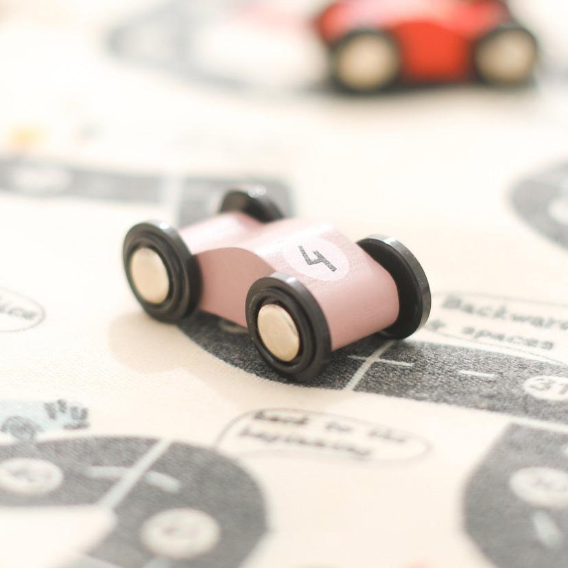 Wooden_Travel_on_the_Go_Car_Toy_with_Canvas_Board_Game_Mat_wooden-car-with-parking-map-12