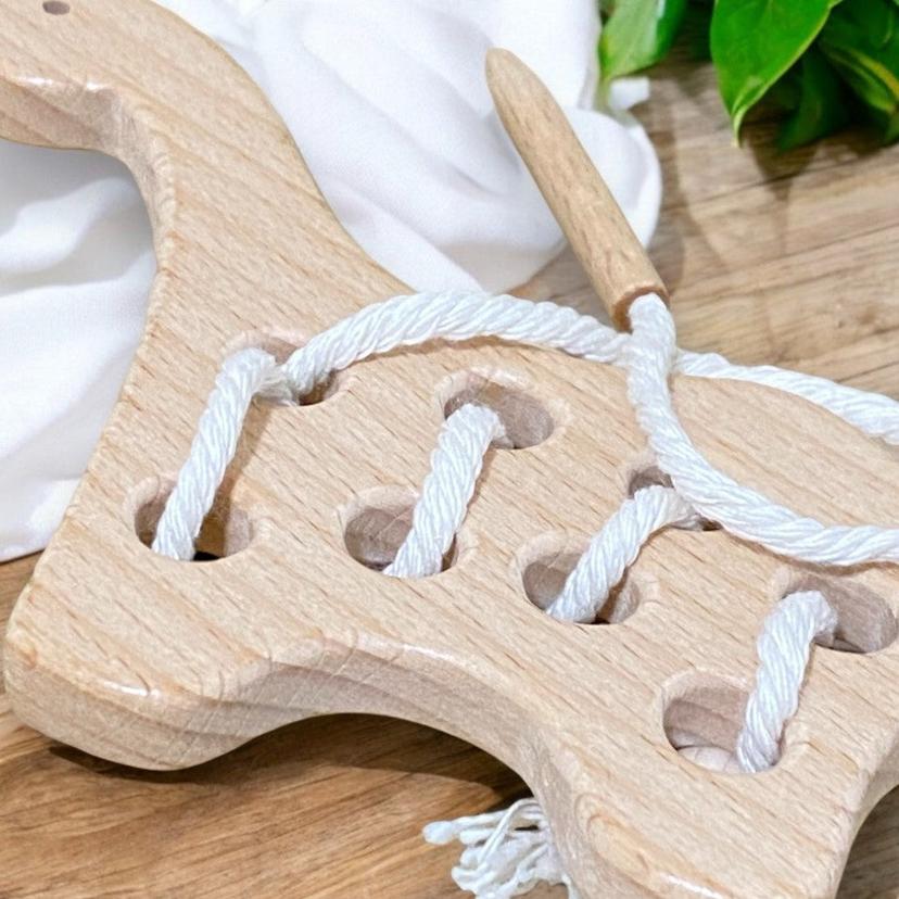 Wooden_threading_animal_toy_wooden-threading-animal-toy-1