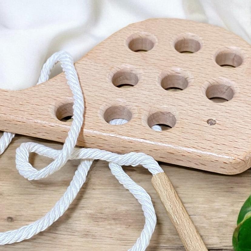 Wooden_threading_animal_toy_wooden-threading-animal-toy-2