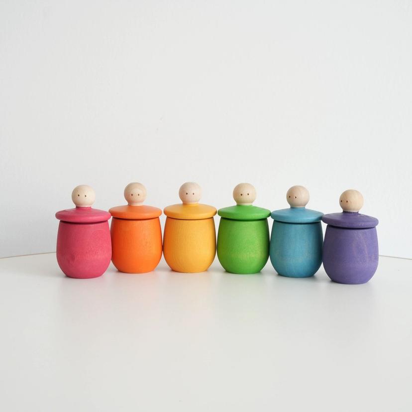 Wooden_Spinning_Top_with_Cup._Set_of_6_different_colours_wooden-colour-spinning-toy-with-cup-0