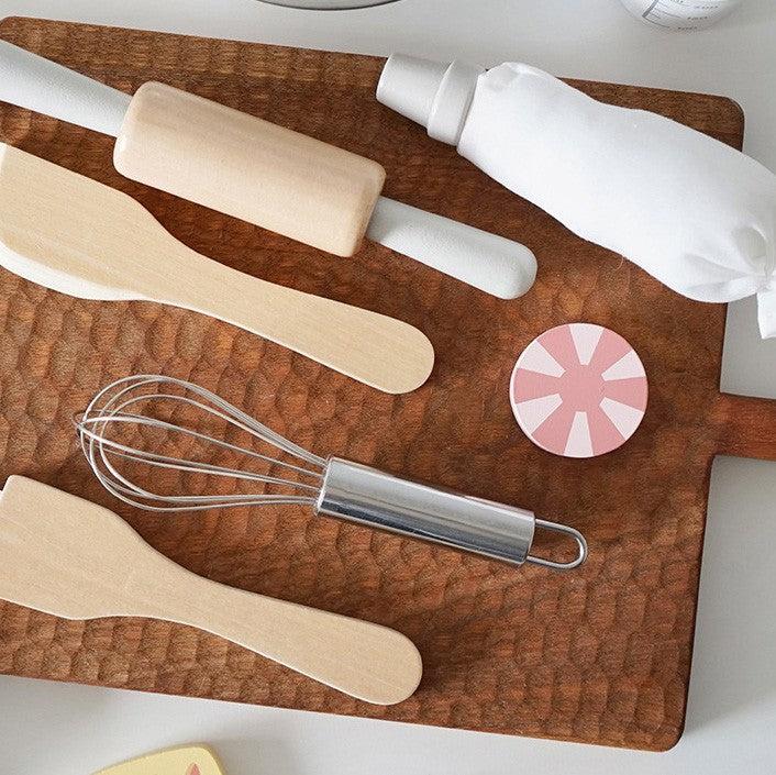 Wooden_Cookie_Baking_Complete_Kitchen_Pretend_Role_Play_Set_nunukids-cookie-baking-set-3