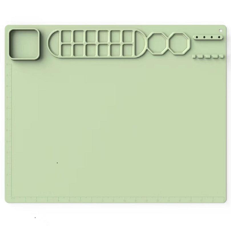 Silicone_activity_painting_mat_with_collapsable_cup_silicone-activity-mat-green