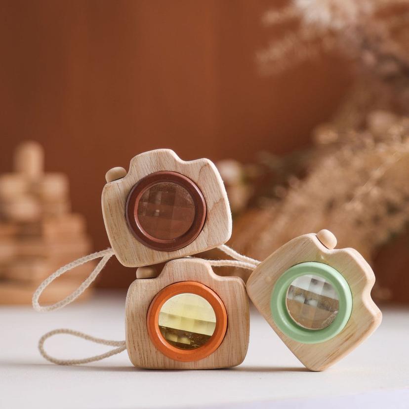 Mini_Wooden_Camera_Party_Favour_mini-wooden-camera-3