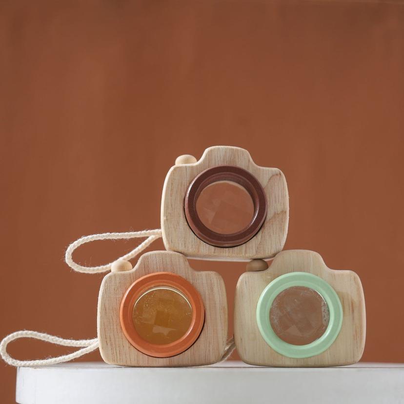 Mini_Wooden_Camera_Party_Favour_mini-wooden-camera-2