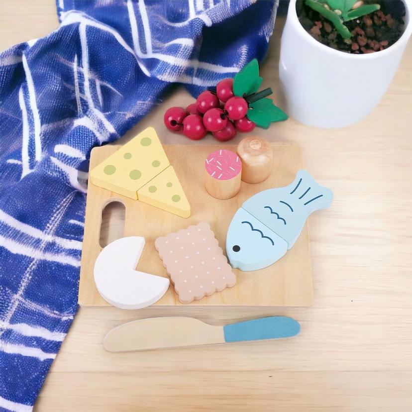 Magnetic_Play_Food_Set._Pretend_Play._Wooden_Kitchen_Toy._wooden-magnetic-cutting-4