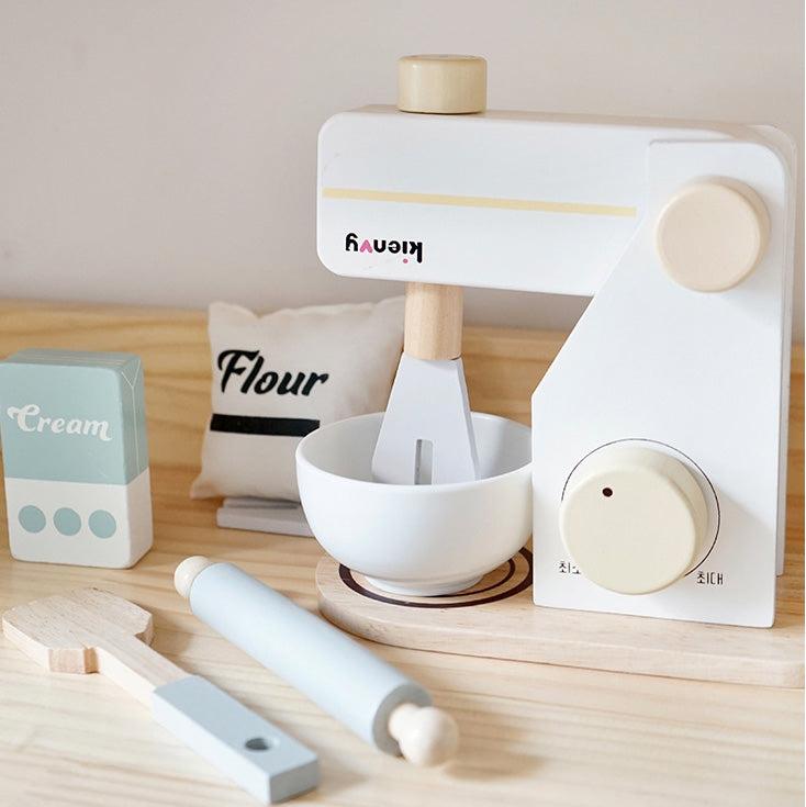 Korean_brand_Kienvy_wooden_mixer_kitchen_pretend_role_play_kienvy-wooden-mixer-1