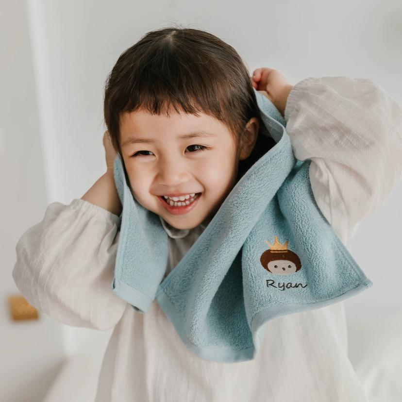 Customised_children_towel_,_Personalised_Party_Favours_approx_2week_delivery_customised-towel-1