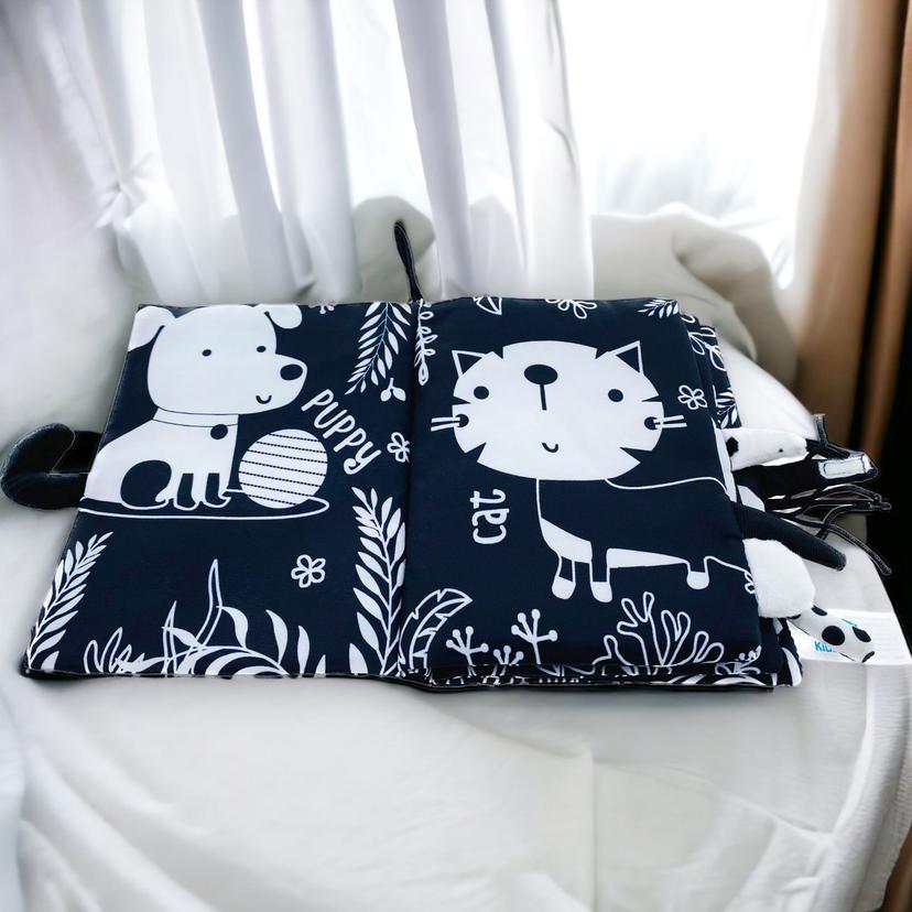 Baby_Cloth_Black_White_Red_book._Sensory_tail_series_baby-cloth-book-farm-1