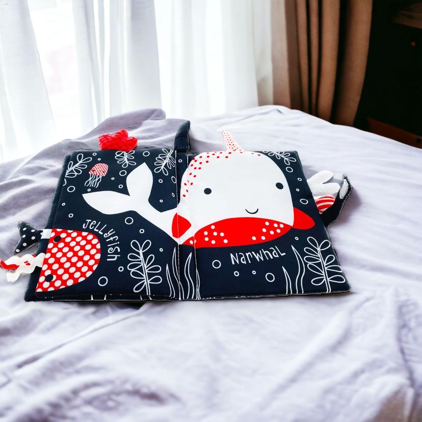 Baby_Cloth_Black_White_Red_book._Sensory_tail_series_baby-cloth-book-sea-3