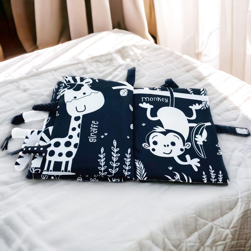 Baby_Cloth_Black_White_Red_book._Sensory_tail_series_baby-cloth-book-jungle-1